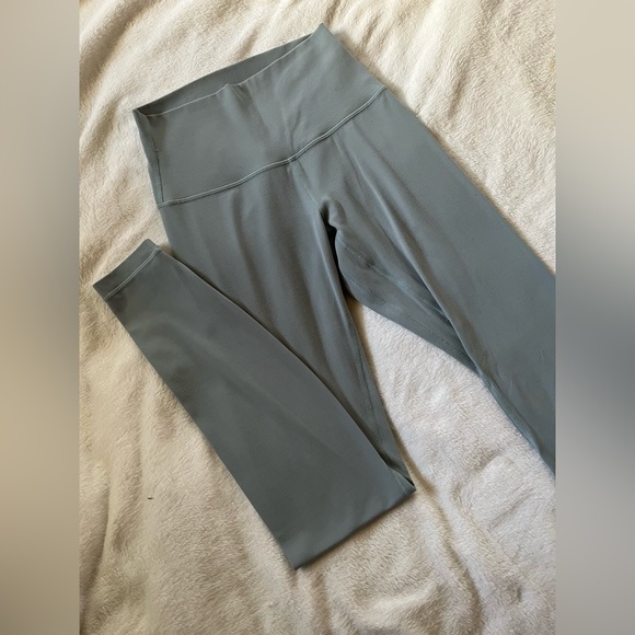 Lululemon align leggings 28” S4 🦋BLUE CAST🦋 RARE COLOR!! - Picture 3 of 6